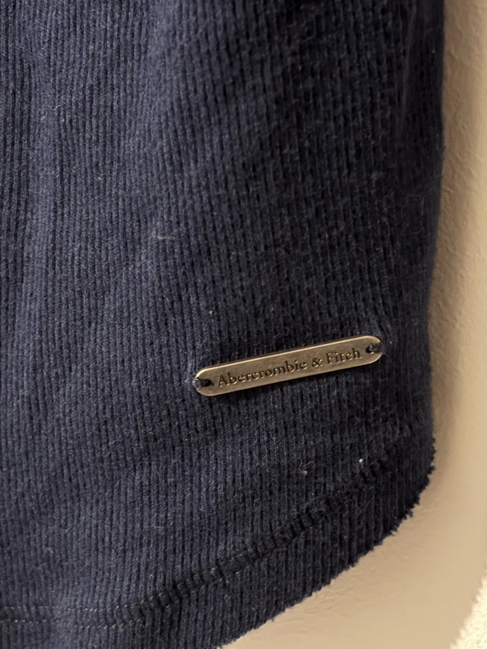 Abercrombie & Fitch Navy Y2K Bella Swan Ribbed Henley Long-Sleeve Top Size Small - Picture 2 of 7